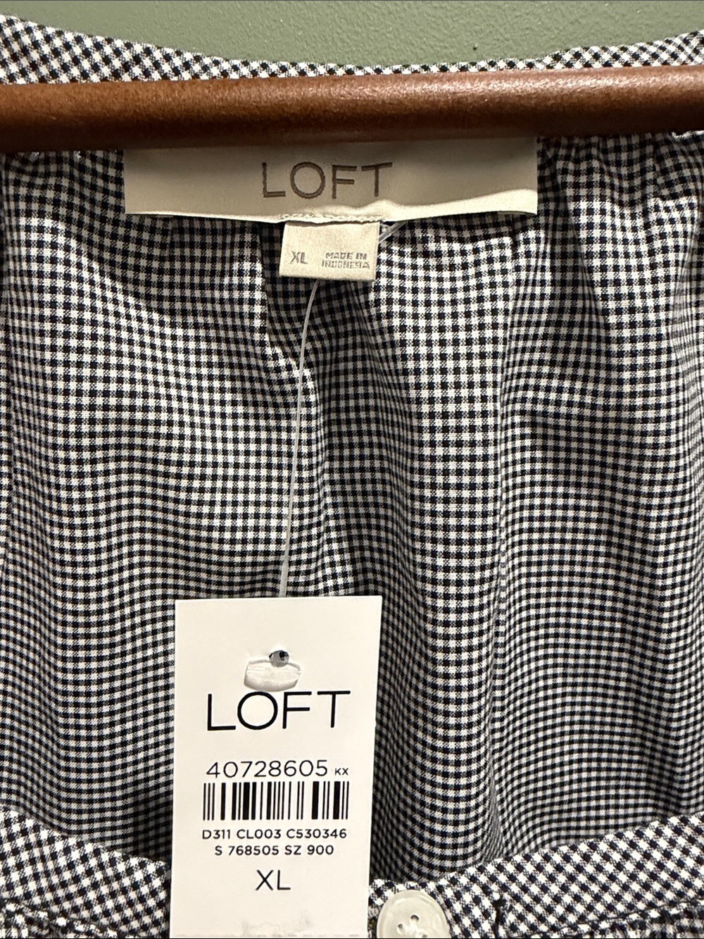 LOFT Gingham Pintucked Puff Sleeve Blouse - NWT - Picture 2 of 8